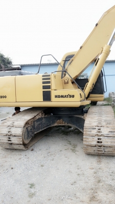 ขายรถแบคโฮ KOMATSU Pc 200-6 มีเล่มทะเบียน ขายรถแบคโฮ KOMATSU Pc 200-6 มีเล่มทะเบียน