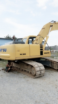 ขายรถแบคโฮ KOMATSU Pc 200-6 มีเล่มทะเบียน ขายรถแบคโฮ KOMATSU Pc 200-6 มีเล่มทะเบียน