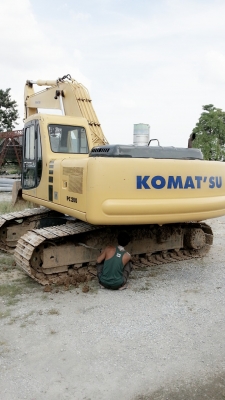 ขายรถแบคโฮ KOMATSU Pc 200-6 มีเล่มทะเบียน ขายรถแบคโฮ KOMATSU Pc 200-6 มีเล่มทะเบียน