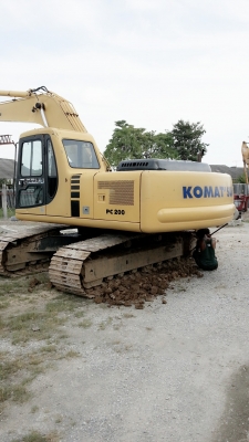 ขายรถแบคโฮ  KOMATSU   Pc   200-6     มีเล่มทะเบียน