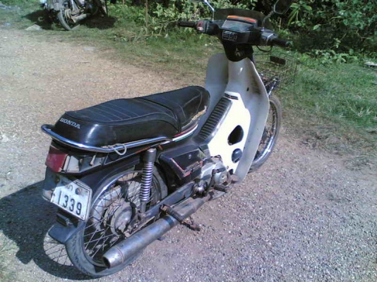 ขายฮอนด้าคัสต้อม(น้ำเงิน)เล่มทะเบียนพร้อมชุดโอน รถเดิมๆอะไหร่ครบเครื่องสมบูรณ์พร้อมประกวด