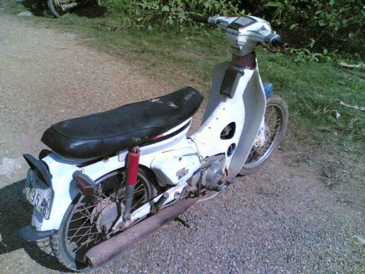 ขาย C700(ขาว)เล่มทะเบียนพร้อมชุดโอน สีขาวหายากรถเดิมๆอะไหร่บางชิ้นต้องเก็บ