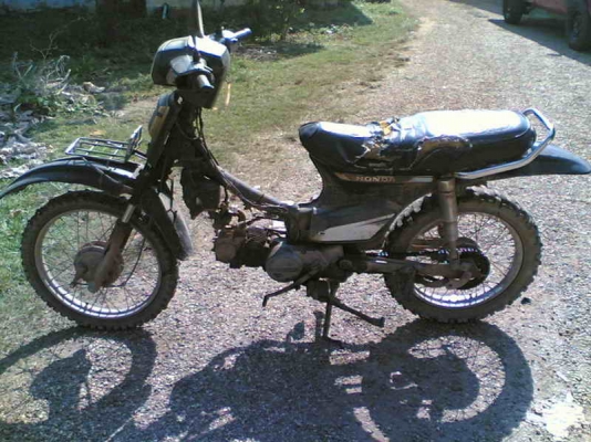 ขายดรีมคุรุสภา(ดำ)เล่มทะเบียนพร้อมชุดโอนแต่งแนววิบาก เครื่องพอใช้ขายตามสภาพ ขาย 7500 บาท