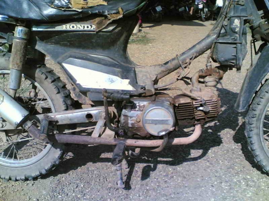 ขายดรีมคุรุสภา(ดำ)เล่มทะเบียนพร้อมชุดโอนแต่งแนววิบาก เครื่องพอใช้ขายตามสภาพ ขาย 7500 บาท