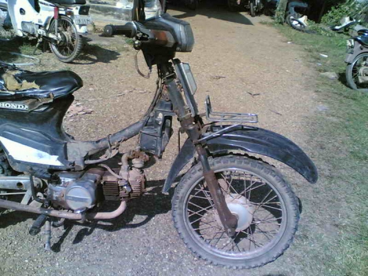 ขายดรีมคุรุสภา(ดำ)เล่มทะเบียนพร้อมชุดโอนแต่งแนววิบาก เครื่องพอใช้ขายตามสภาพ ขาย 7500 บาท