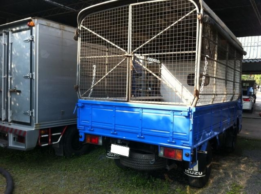 ขาย ISUZU NKR 4ล้อไม่ติดเวลา กระบะคาร์โก้มีหลังคา เครื่อง 100 แรงเทอร์โบ สภาพดี