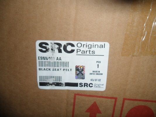 ขาย เบาะนั่งรถไถฟอร์ด อย่างดีหนา นั่งสบายกระชับมีท้าวแขนดว้ย