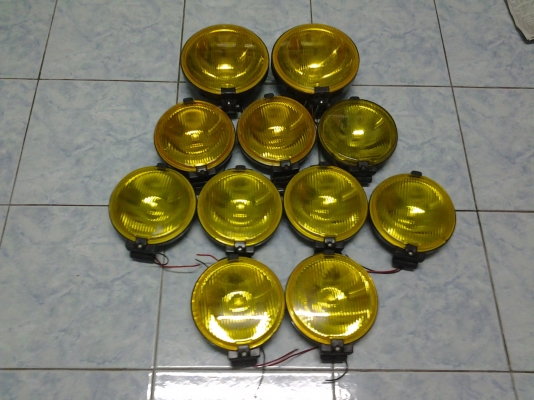 ขายไฟสปอร์ตไลท์เหมาๆเลยคับ