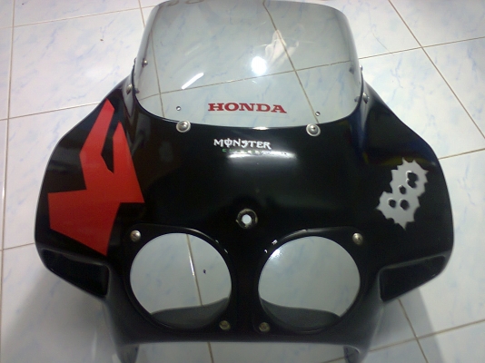 ขายแฟริ่ง CBR400 ปี 89  แฟริ่งเดิมๆ  พร้อมจัดส่งฟรีๆๆ