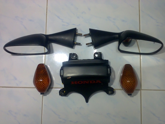 ขายแฟริ่ง CBR400 ปี 89  แฟริ่งเดิมๆ  พร้อมจัดส่งฟรีๆๆ