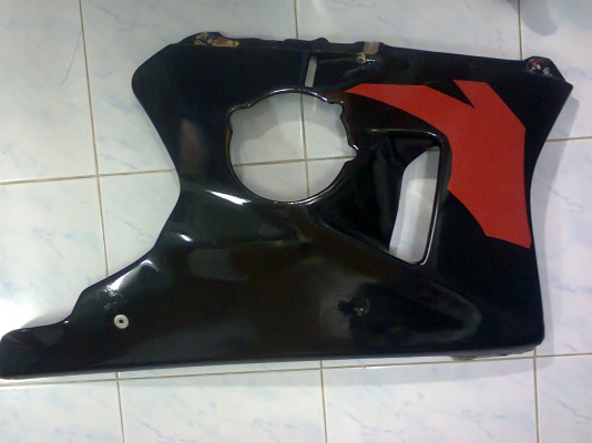 ขายแฟริ่ง CBR400 ปี 89  แฟริ่งเดิมๆ  พร้อมจัดส่งฟรีๆๆ