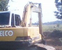 KOBELCO MARK III SK-120 เอกสารเล่มทะเบียน ไฟฟ้าครบ หน้าจอขึ้นพร้อมใช้งาน เครื่องเดิมปั๊มเดิมทำงานไม่โหลด เอวแน่น ช่วงล่างโซ่บูทใบแทกหนาประมาณ 70\% พร้อมใช้งานได้เลยครับ