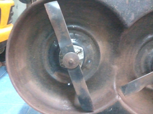 ใบรถตัดหญ้า ใบรถตัดหญ้า