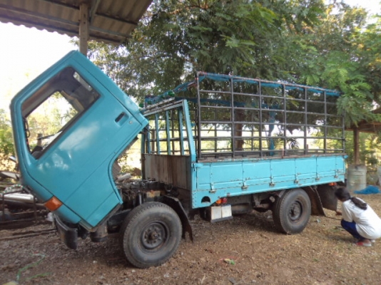 ขายรถอีซูซุ4ล้อกลาง เครื่อง100แรงฝาดำ พวงมาลัยเพาเวอร์ สภาพสวยๆพร้อมใช้งานคับ