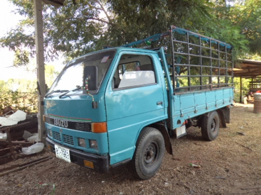 ขายรถอีซูซุ4ล้อกลาง เครื่อง100แรงฝาดำ พวงมาลัยเพาเวอร์ สภาพสวยๆพร้อมใช้งานคับ