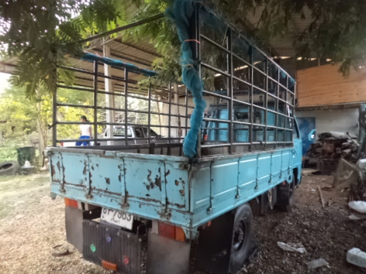 ขายรถอีซูซุ4ล้อกลาง เครื่อง100แรงฝาดำ พวงมาลัยเพาเวอร์ สภาพสวยๆพร้อมใช้งานคับ