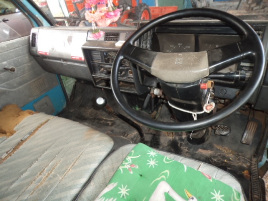 ขายรถอีซูซุ4ล้อกลาง เครื่อง100แรงฝาดำ พวงมาลัยเพาเวอร์ สภาพสวยๆพร้อมใช้งานคับ