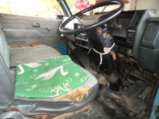 ขายรถอีซูซุ4ล้อกลาง เครื่อง100แรงฝาดำ พวงมาลัยเพาเวอร์ สภาพสวยๆพร้อมใช้งานคับ