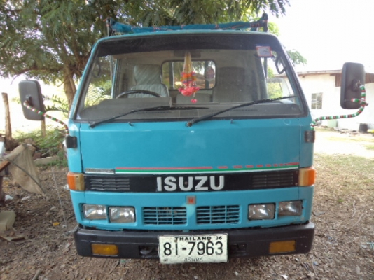 ขายรถอีซูซุ4ล้อกลาง เครื่อง100แรงฝาดำ พวงมาลัยเพาเวอร์ สภาพสวยๆพร้อมใช้งานคับ