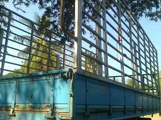 กระบะคาร์โก้คอกเหล็ก 6 ล้อ ยาว 5 เมตร