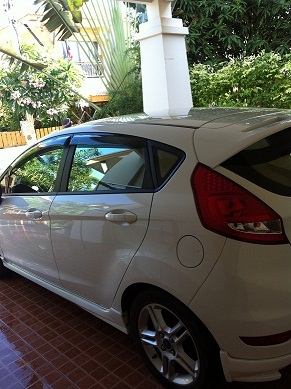 ขายดาวน์ Ford Fiesta 1.6 S White 5 ประตู sport powershift ขายดาวน์ Ford Fiesta 1.6 S White 5 ประตู sport powershift