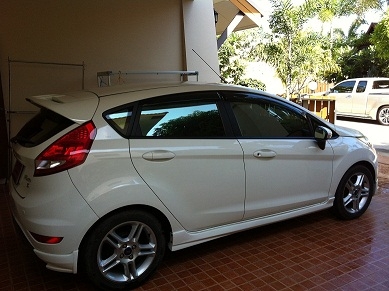 ขายดาวน์ Ford Fiesta 1.6 S White 5 ประตู sport powershift ขายดาวน์ Ford Fiesta 1.6 S White 5 ประตู sport powershift