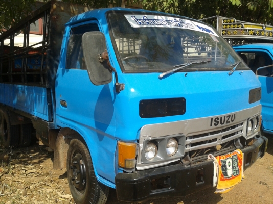 ขาย isuzu 6 ล้อ 110 แรง ks-22 รถห้างแท้ สภาพดีมาก