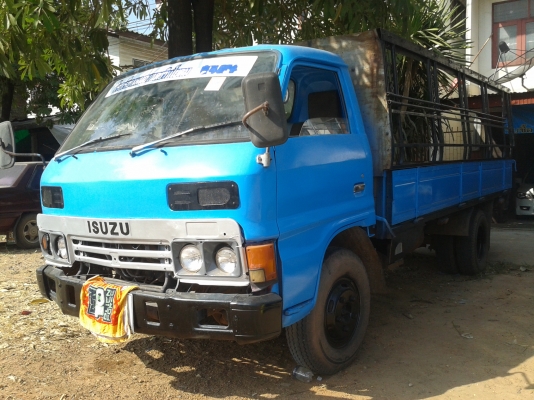 ขาย isuzu 6 ล้อ 110 แรง ks-22 รถห้างแท้ สภาพดีมาก
