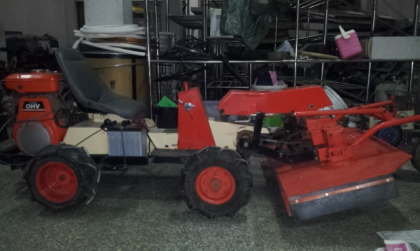 มี  2  คัน ขายถูก รถตัดหญ้านั่งขับมือสองจากญี่ปุ่น สภาพสวยSATO-SRM1200-D tel 0812746170