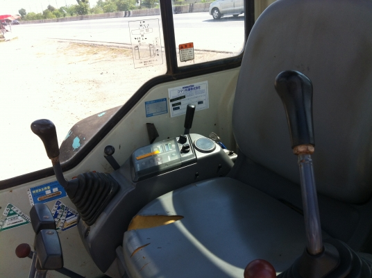 โปรโมชั่นราคาพิเศษ ขายรถแบคโฮ KOMATSU PC35R-8 สภาพสวยมาก นำเข้าจากญี่ปุ่น ติดต่อ 081-2990958