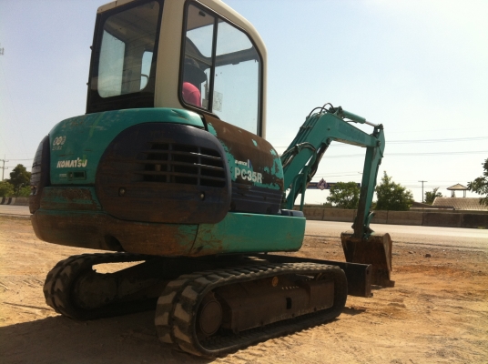 โปรโมชั่นราคาพิเศษ ขายรถแบคโฮ KOMATSU PC35R-8 สภาพสวยมาก นำเข้าจากญี่ปุ่น ติดต่อ 081-2990958