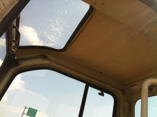 โปรโมชั่นราคาพิเศษ ขายรถแบคโฮ KOMATSU PC35R-8 สภาพสวยมาก นำเข้าจากญี่ปุ่น ติดต่อ 081-2990958