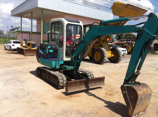 โปรโมชั่นราคาพิเศษ ขายรถแบคโฮ KOMATSU PC35R-8 สภาพสวยมาก นำเข้าจากญี่ปุ่น ติดต่อ 081-2990958