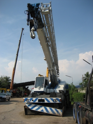 รถเครน TR400 M1