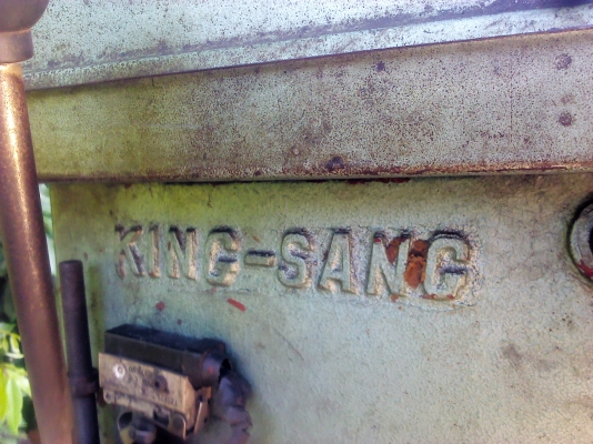 สว่านแท่นใหญ่ ยี่ห้อ KING มอเตอร์2 แรง มีชุดกลับทางหมุนใช้กับการทำเกลียวได้ มี 8 สปีด