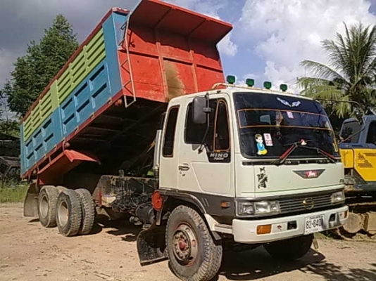 ขายสิบล้อ HINO รุ่น FM3H 2 เพลา ดั้ม สภาพสวยพร้อมใช้ เครื่องดี ชัสซีสวย ยางดี  โทร 081-9497804