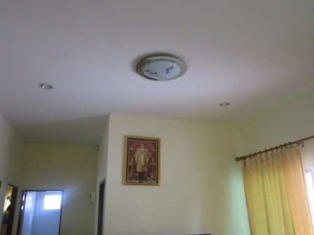 ขายบ้านเดี่ยวชั้นเดียวเนื้อที่ 50 ตรางวา บ่อวินหรือ  เช่า ครับ