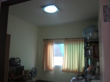 ขายบ้านเดี่ยวชั้นเดียวเนื้อที่ 50 ตรางวา บ่อวินหรือ  เช่า ครับ