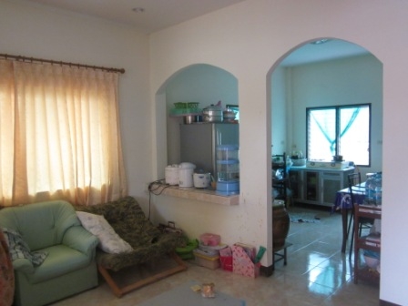 ขายบ้านเดี่ยวชั้นเดียวเนื้อที่ 50 ตรางวา บ่อวินหรือ  เช่า ครับ