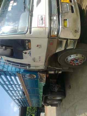 ต้องการขายรถสิบล้อ HINO 3 เอ็ม 2 เพลาดั้ม แม่+ลูก
