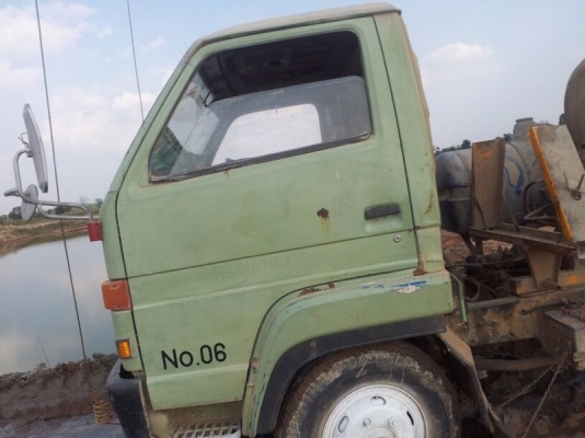 รถโม่ 6 ล้อ