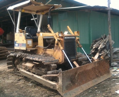 ขายรถแทรกเตอร์ KOMATSU D21P-6 ตีนเป็ด สภาพดี ราคาถูก