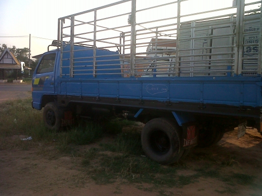 ขายรถหกล้อพร้อมใช้ สียังสวย ข้างในสะอาด ตามสภาพ ขายรถหกล้อพร้อมใช้ สียังสวย ข้างในสะอาด ตามสภาพ