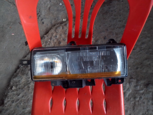 ไฟหน้า ISUZU ELF ตาหวาน