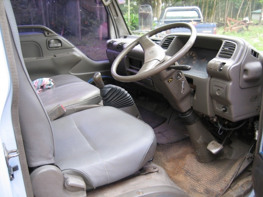 ขาย isuzu nkr 110 แรง หัวการ์ตูน