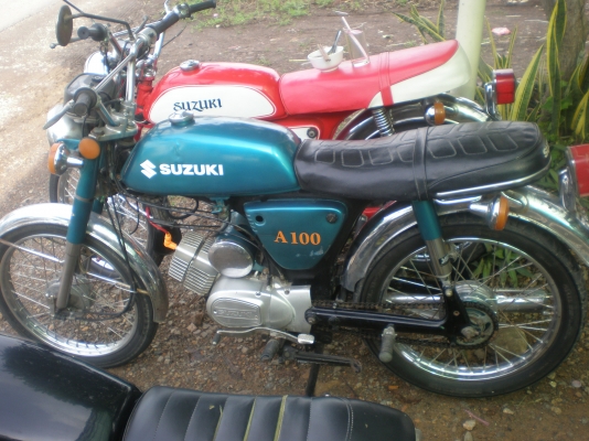 A100 (สีเขียว) สภาพเดิมๆ ขี่ได้ปรกติ มีเล่ม ราคา 13,000