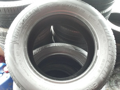 ขายยาง195/65/15  4 ชุด185/60/15  1  ชุด รวม5ชุด 4000 เหมาหมด