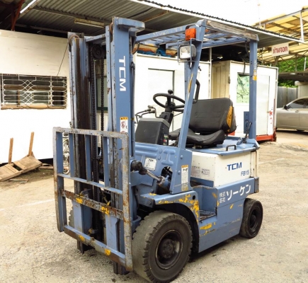 รถยกไฟฟ้า แบบนั่งขับขนาด 1.5 ตัน เสาสูง 3 เมตร TCM FB15H5