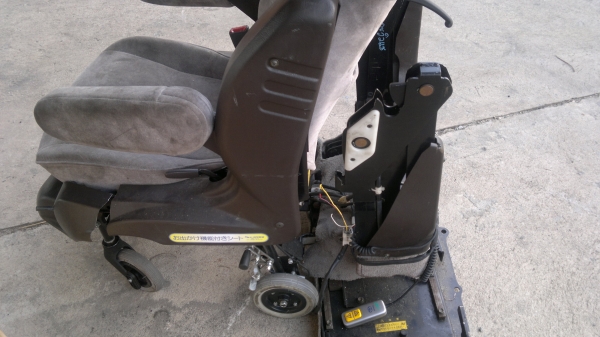 ขายเก้าอี้ไฟฟ้าสำหรับผู้สูงอายุหรือพิการเหมาะใส่รถmpvหรือรถตู้