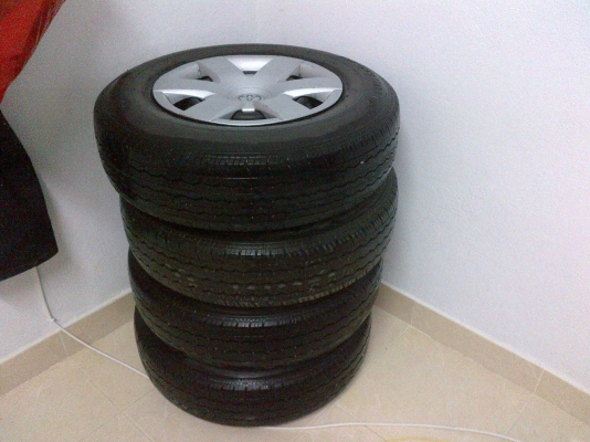 ขายล้อพร้อมยางเดิมรถตู้